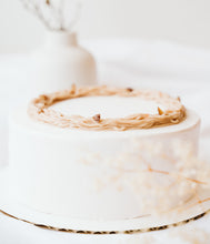 Load image into Gallery viewer, Chestnut and Blackcurrant Shortcake