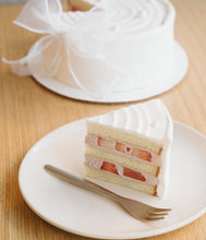 Load image into Gallery viewer, Mother’s day Cake: Strawberry and Cassis Shortcake
