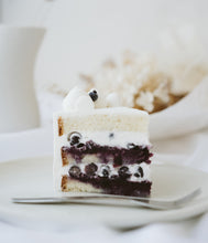 Load image into Gallery viewer, Blueberry Lavender Shortcake
